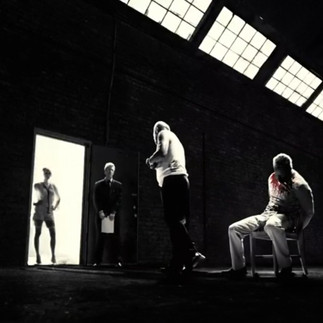 Film review of "Sin City" (English: Sin City), it is a crime film from the United States in 2005. The film is divided into 4 stories of different lengths, telling various stories of this sinful city.