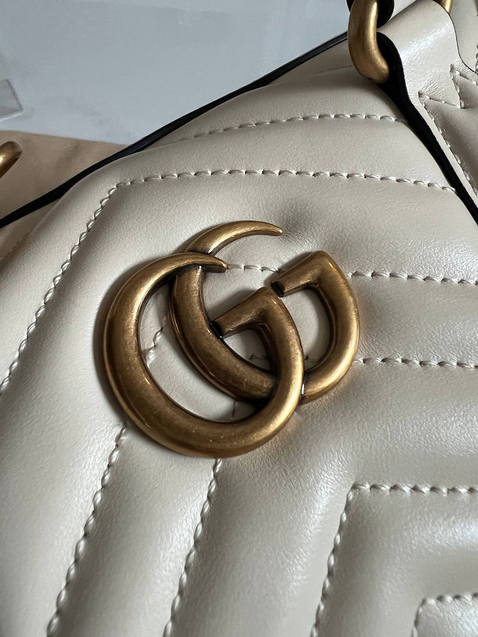 Thumbnail: Marmont Top Handle White Leather