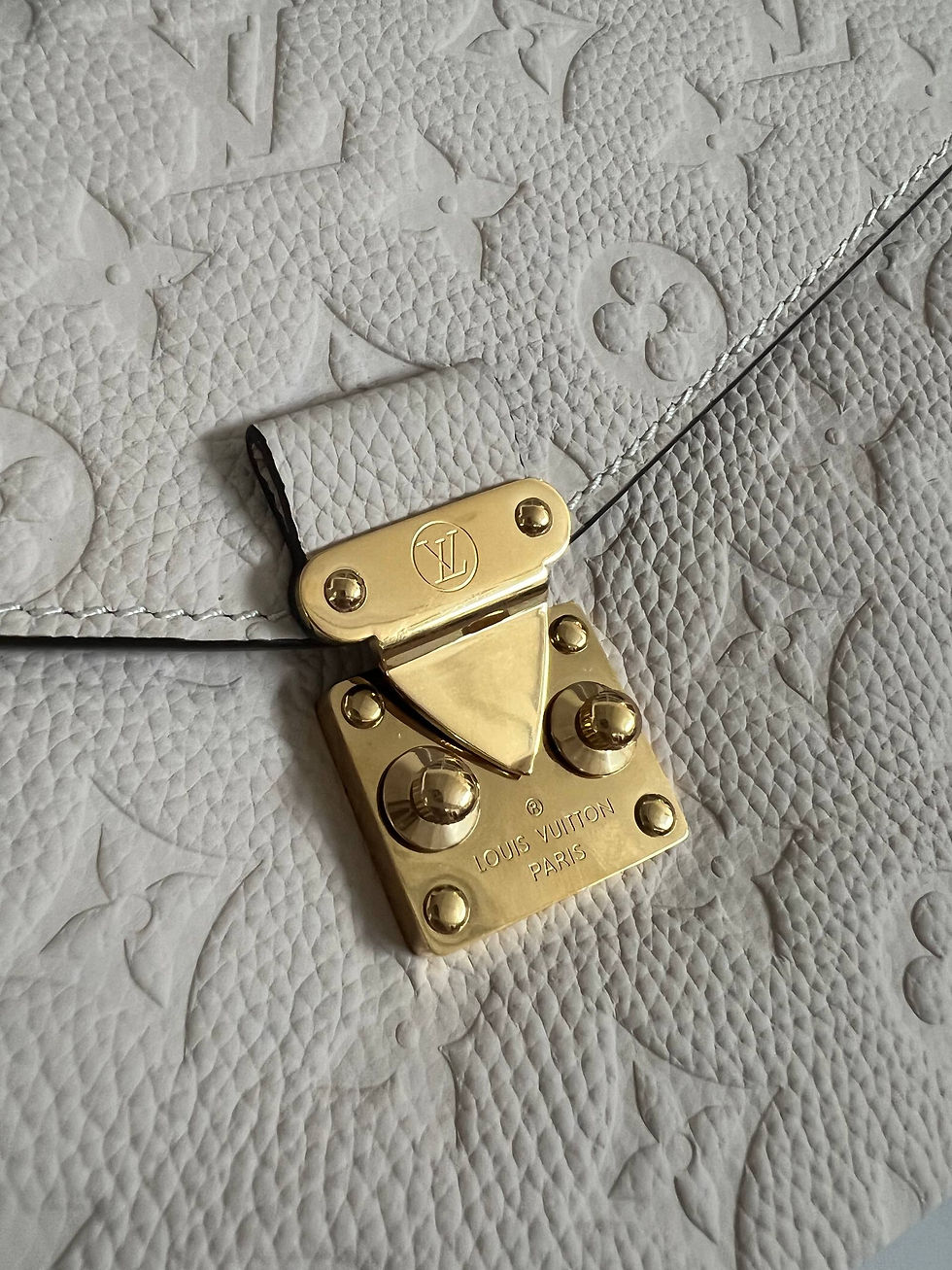 Thumbnail: Metis Creme Monogram Empreinte