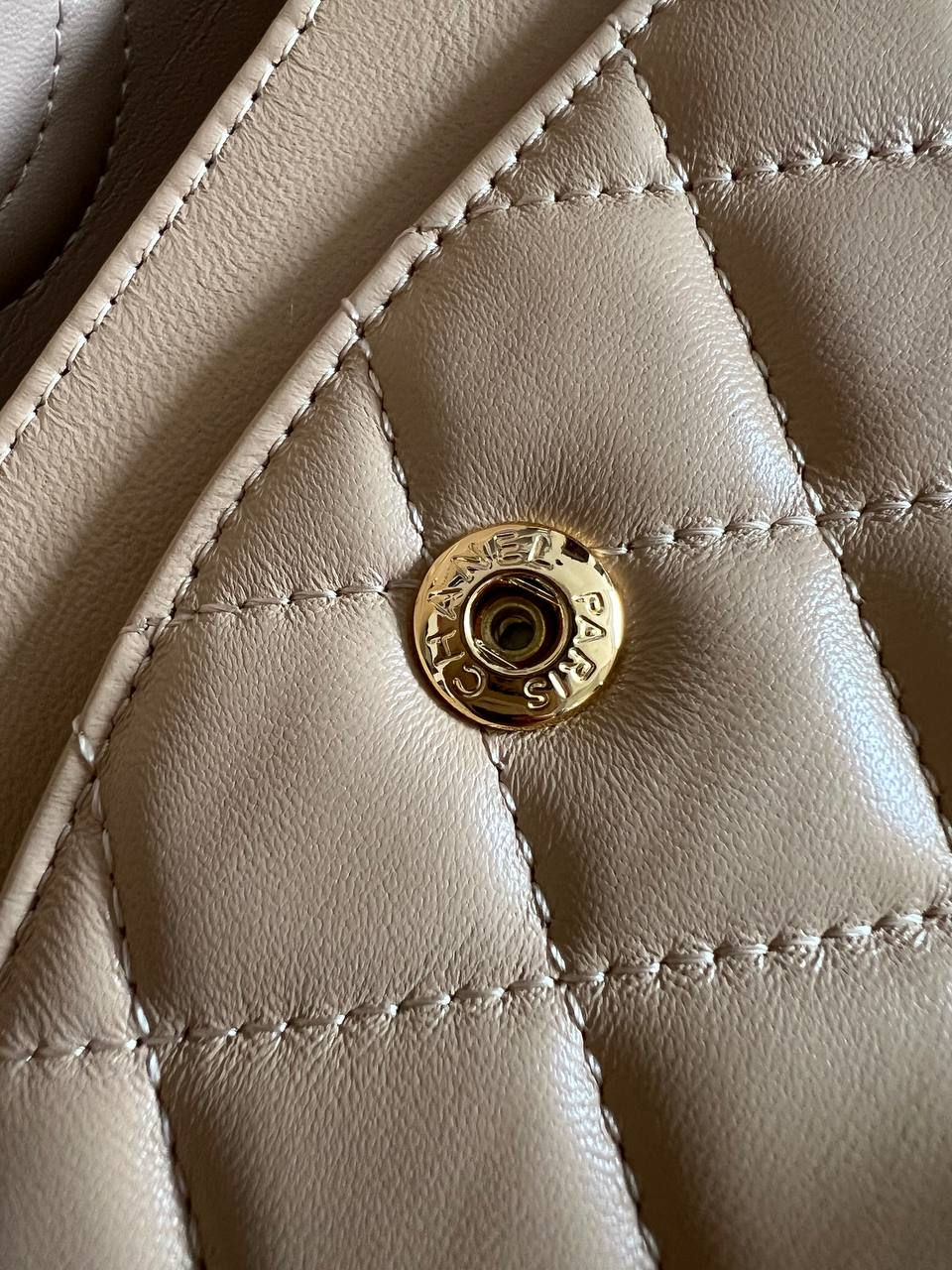 Thumbnail: Lambskin Flap Bag Beige GHW