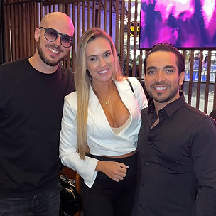 Jack Garzón, Ana Karina Jardim y Oscar Bravo.jpg