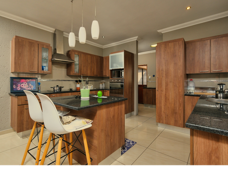 Organic Modernism: Elevating Home Value with Natural Materials