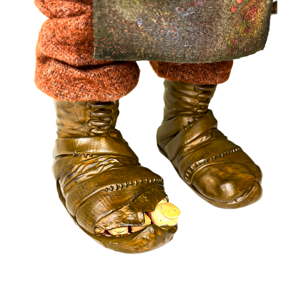 Siyah Şapkalı Aşçı Cüce Figürü - Ayakkabılar 2