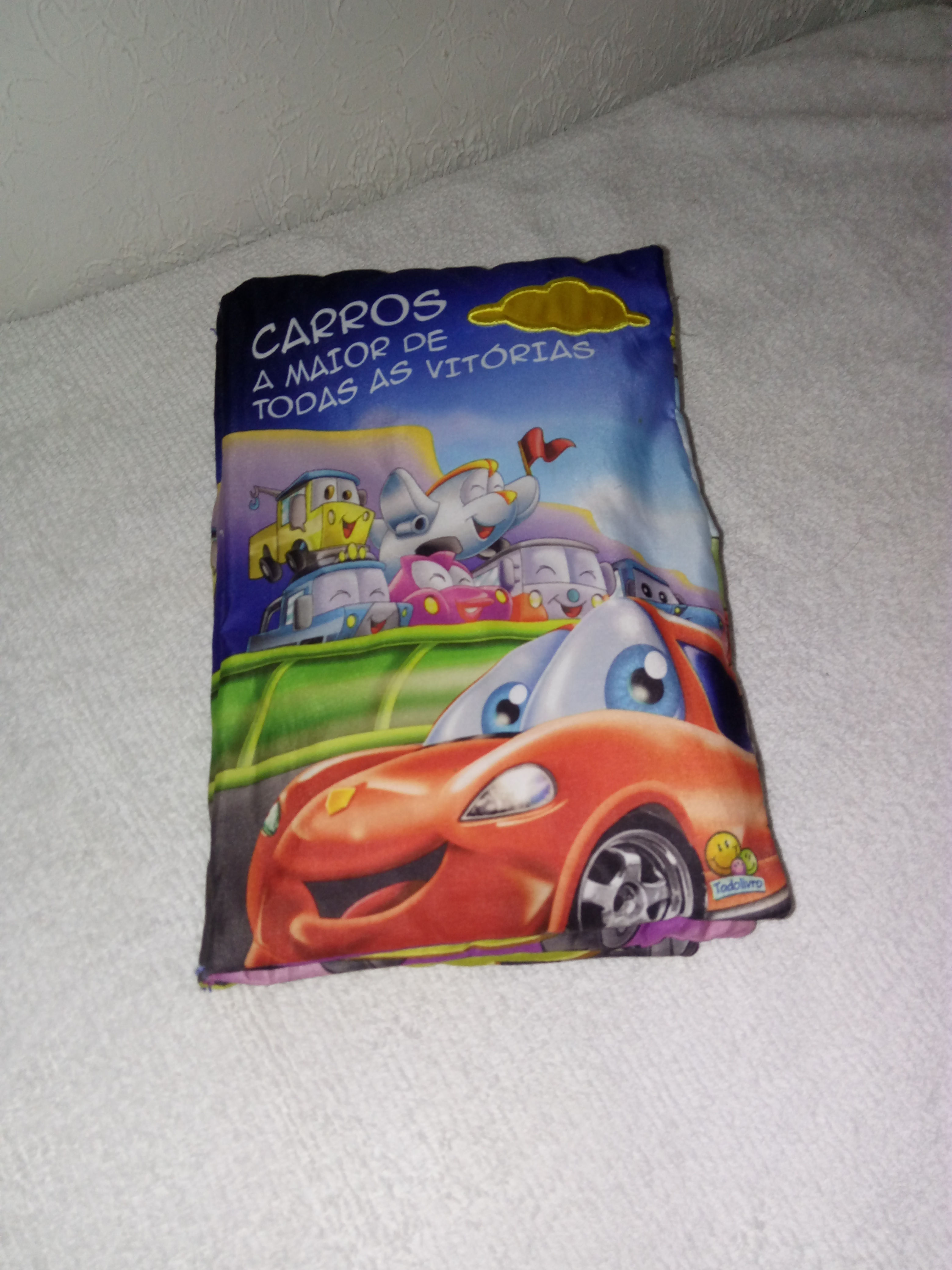 Livro acolchoado carros