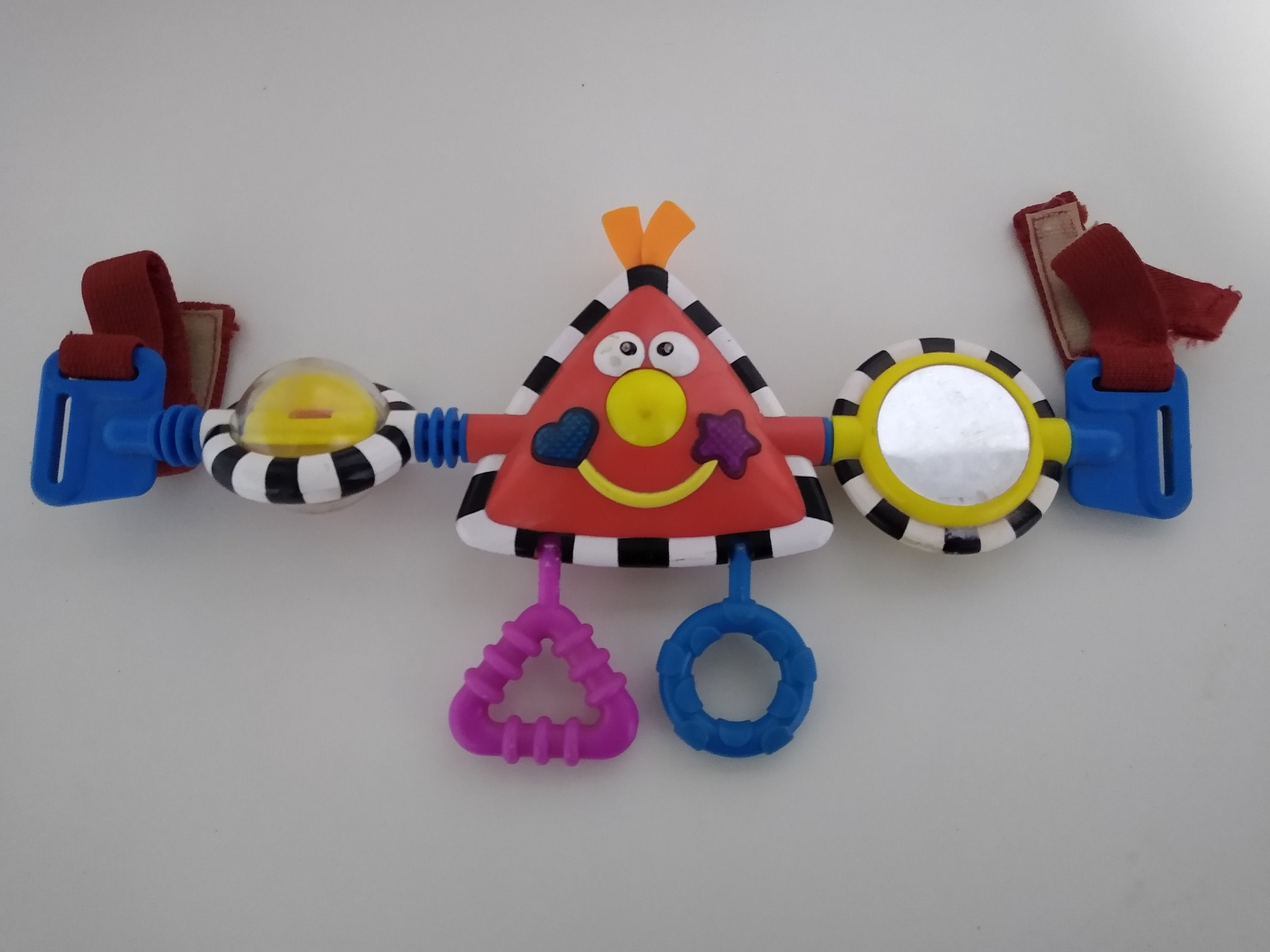 Móbile para carrinho triangulo