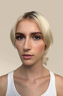 GLOSS_BEIGE_B&A_IG_1080x1350_.28 BEIGE.VIOLET_2 BEFORE.jpg
