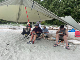 Vancouver Island - West Coast - Waiting under tent for the heat to pass
