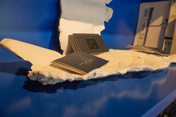 תמונה ממדף המשרד