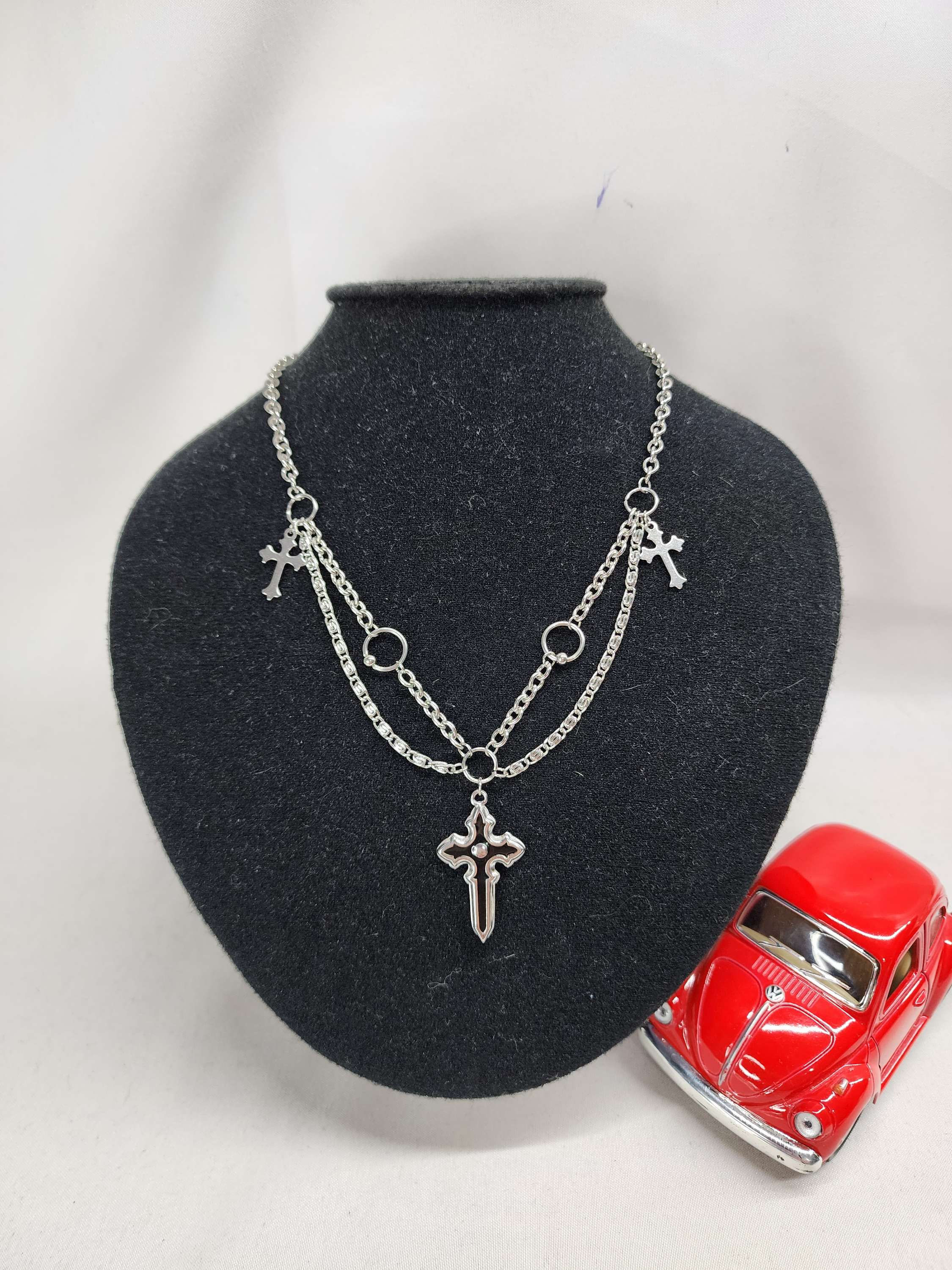 Collar Piercings y Cruces