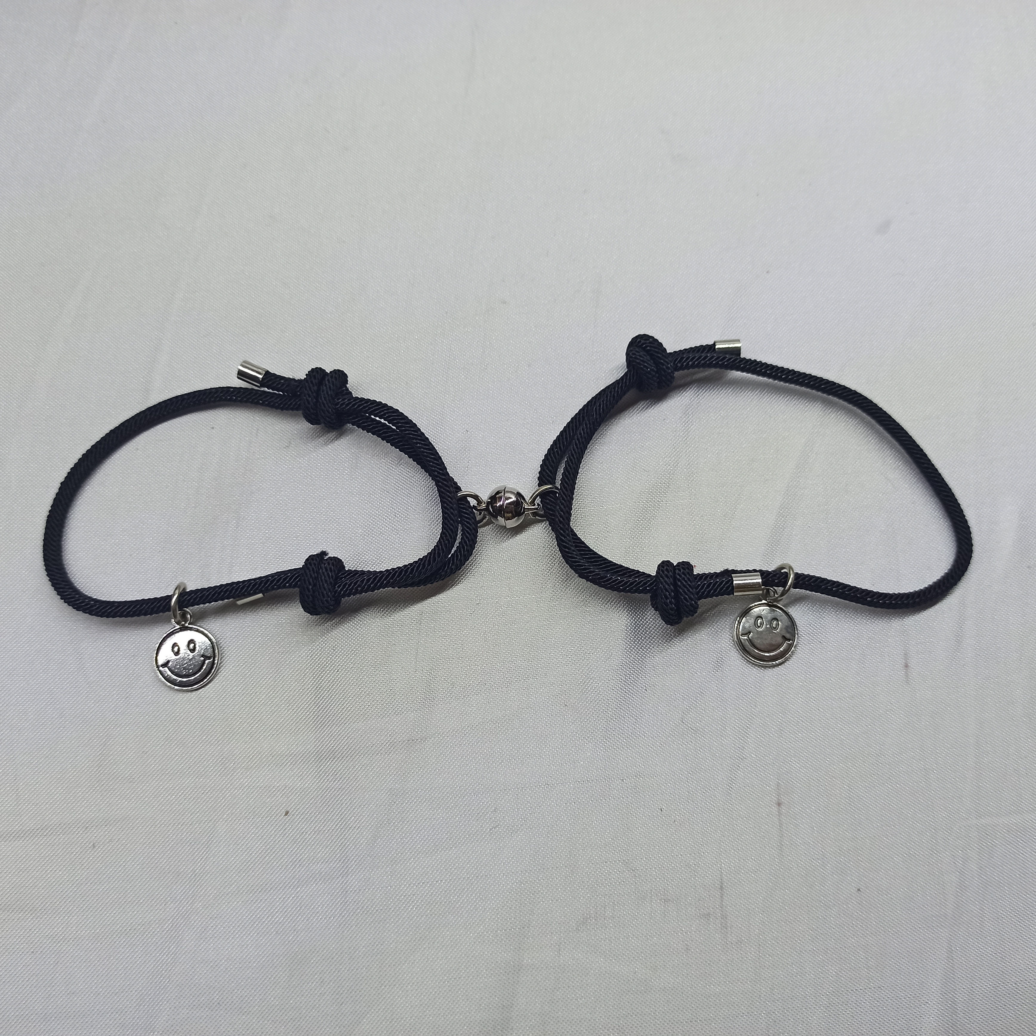 Pulseras con Imán Cara Feliz Negro
