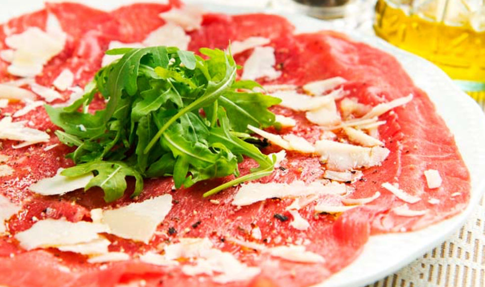 Carpaccio de vedella al formatge Grana Padano en encenalls