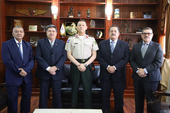 Encuentro de generaciones honra legado militar en aniversario de promoción