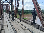 FF.AA. brinda asistencia social ante emergencias por lluvias