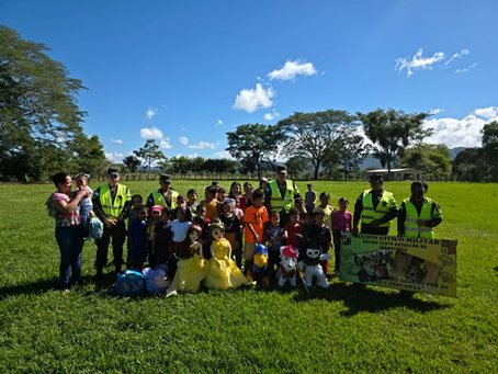 Acción cívico-militar llena de alegría a comunidad olanchana