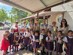 AEOFFAA se engalana con visita de niñas del CEP, Sagrado Corazón
