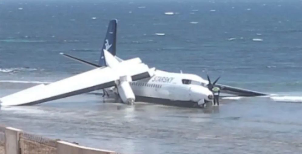 Un avión con 55 personas a bordo se estrelló en una playa de Somalia