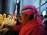 El significado espiritual de los colores de las velas refleja la fe y esperanza de los devotos