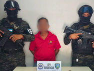 Policía captura adulto mayor por portar arma