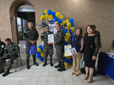 Logros académicos de soldados al servicio de la patria