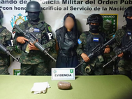 Capturan a mujer por presunto microtráfico en colonia Flor del Campo