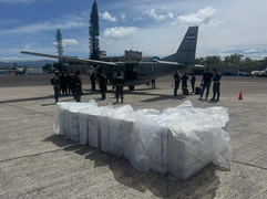 FF.AA. aseguran traslado exitoso del material electoral desde Guanaja hacia Tegucigalpa