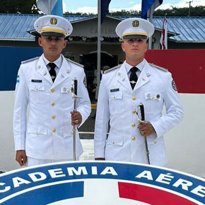 Con Magna Cum LaudeDestacan dos Subtenientes de la FAH en República Dominicana