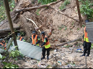 Fuerza Naval de Honduras brinda apoyo humanitario en Roatán