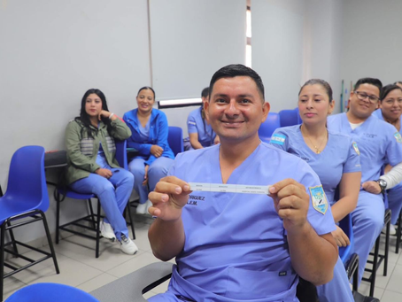 Futuros enfermeros militares reciben asignación a centros hospitalarios del país