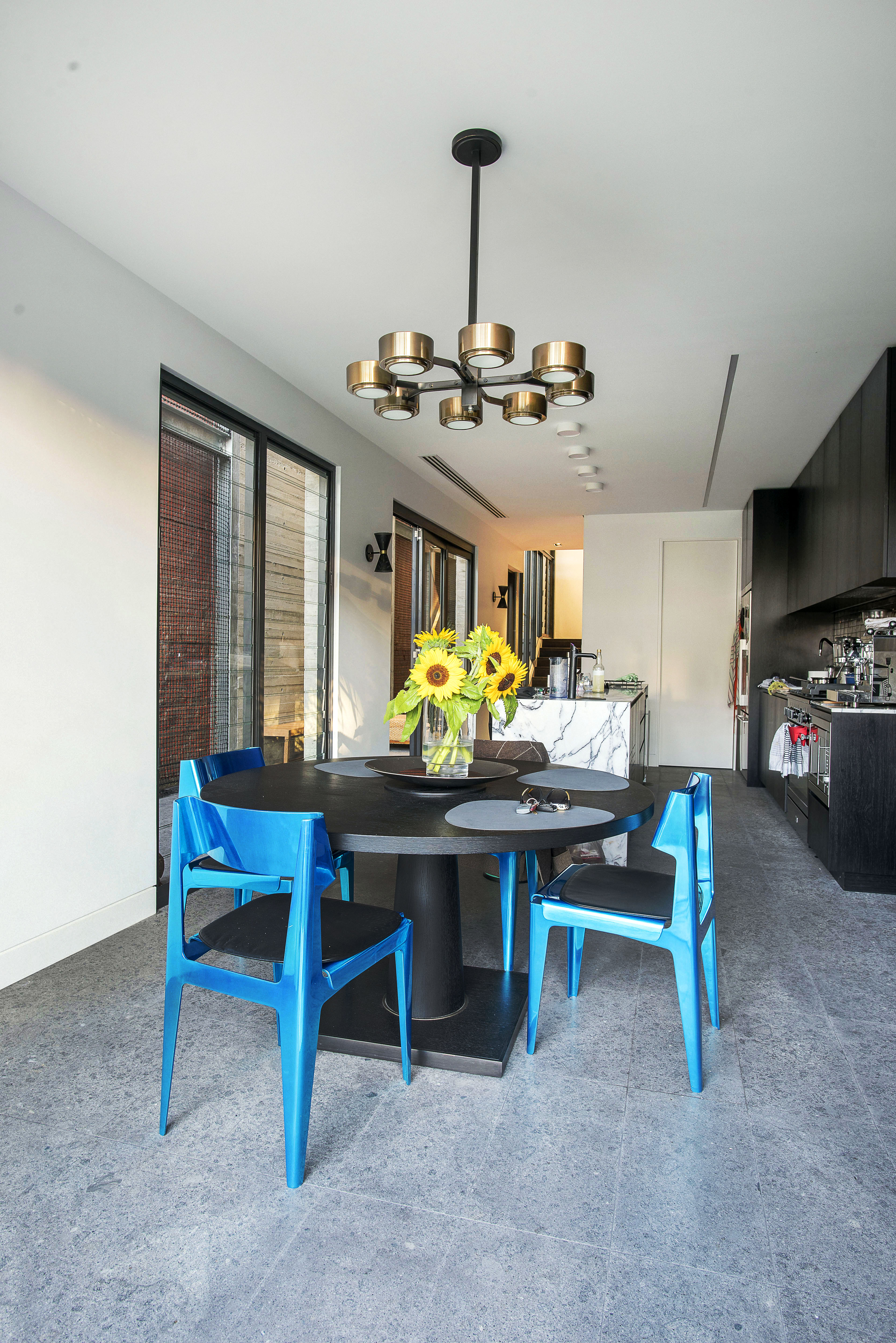 Kitchen & Dining