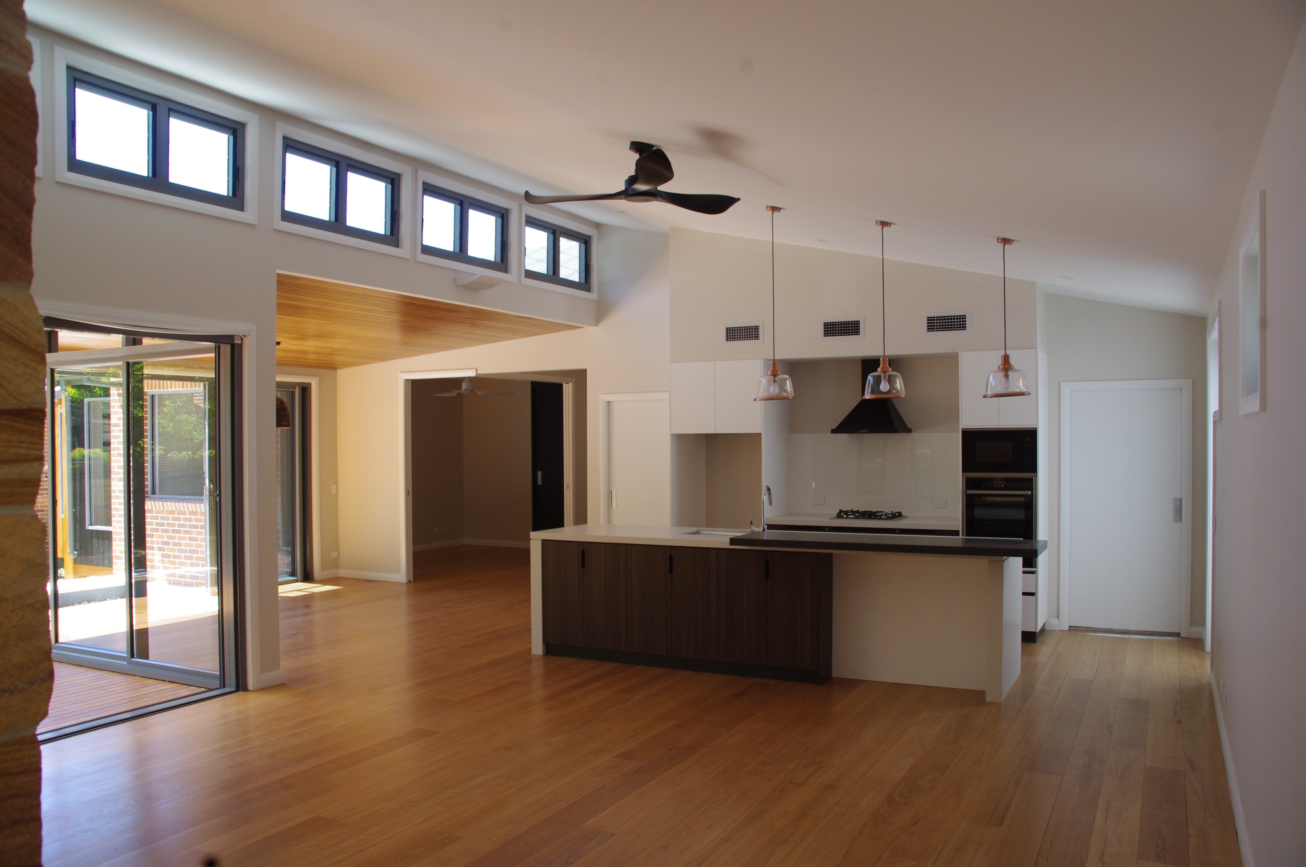 Kitchen & Dining