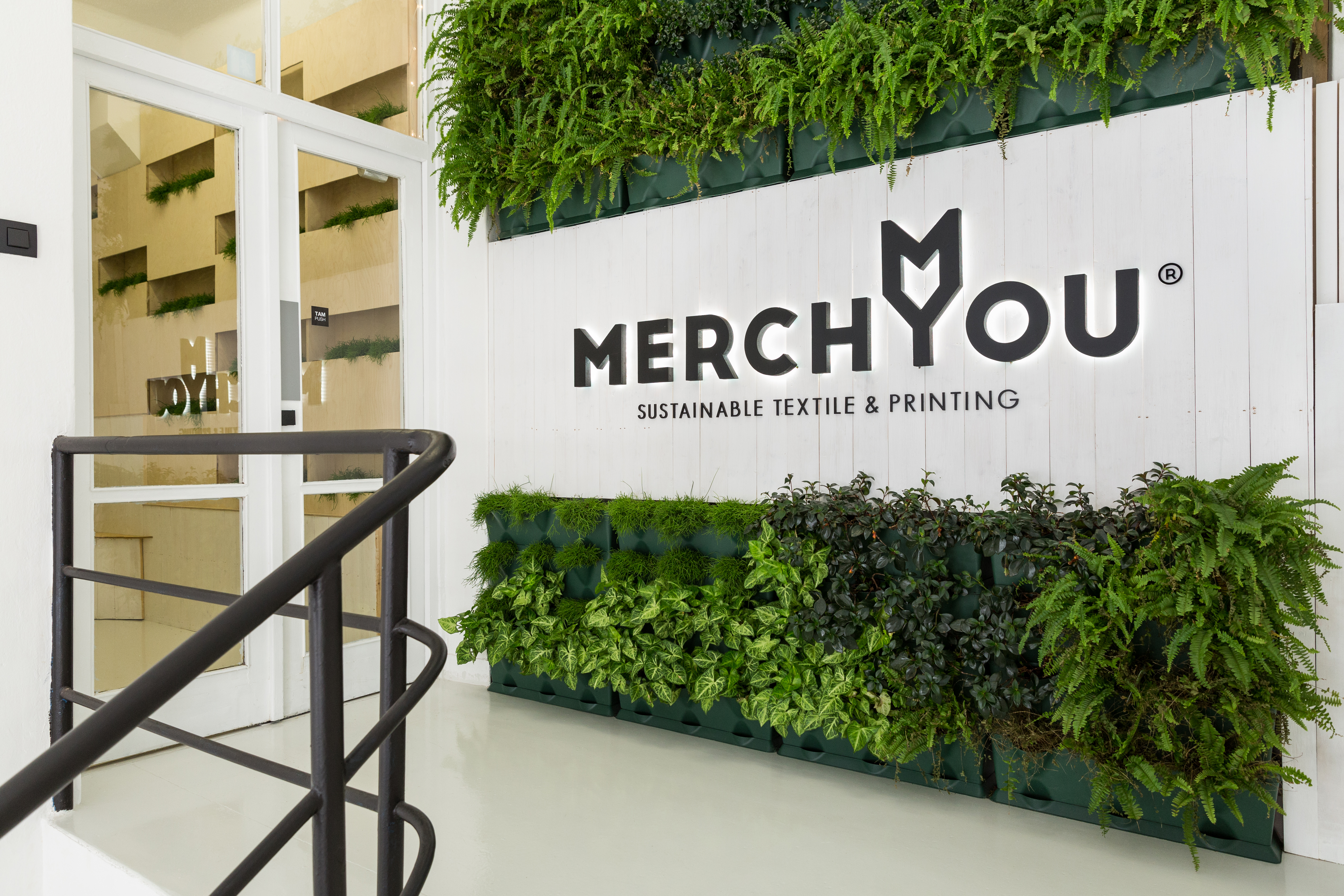 "Merchyou"