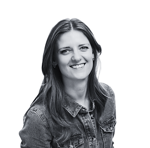 Marijn is sinds 2022 werkzaam bij Talent voor de gemeente. Met diverse werkzaamheden ondersteunt ze de collega's binnen ons bedrijf. Marijn richt zich op HR, administratieve en financiële afhandeling, maar pakt daarnaast ook met veel plezier verschillende andere taken op. Naast haar werk bij Talent voor de gemeente heeft ze een eigen bedrijf.
In haar vrije tijd vindt Marijn het leuk om te koken, te bakken en nieuwe wijnen te proberen. Ze gaat graag naar Italië om onbekende wijnhuizen de ontdekken.