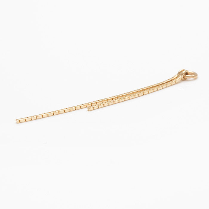 Thumbnail: Piercing Charm für Helix Piercing aus Gold