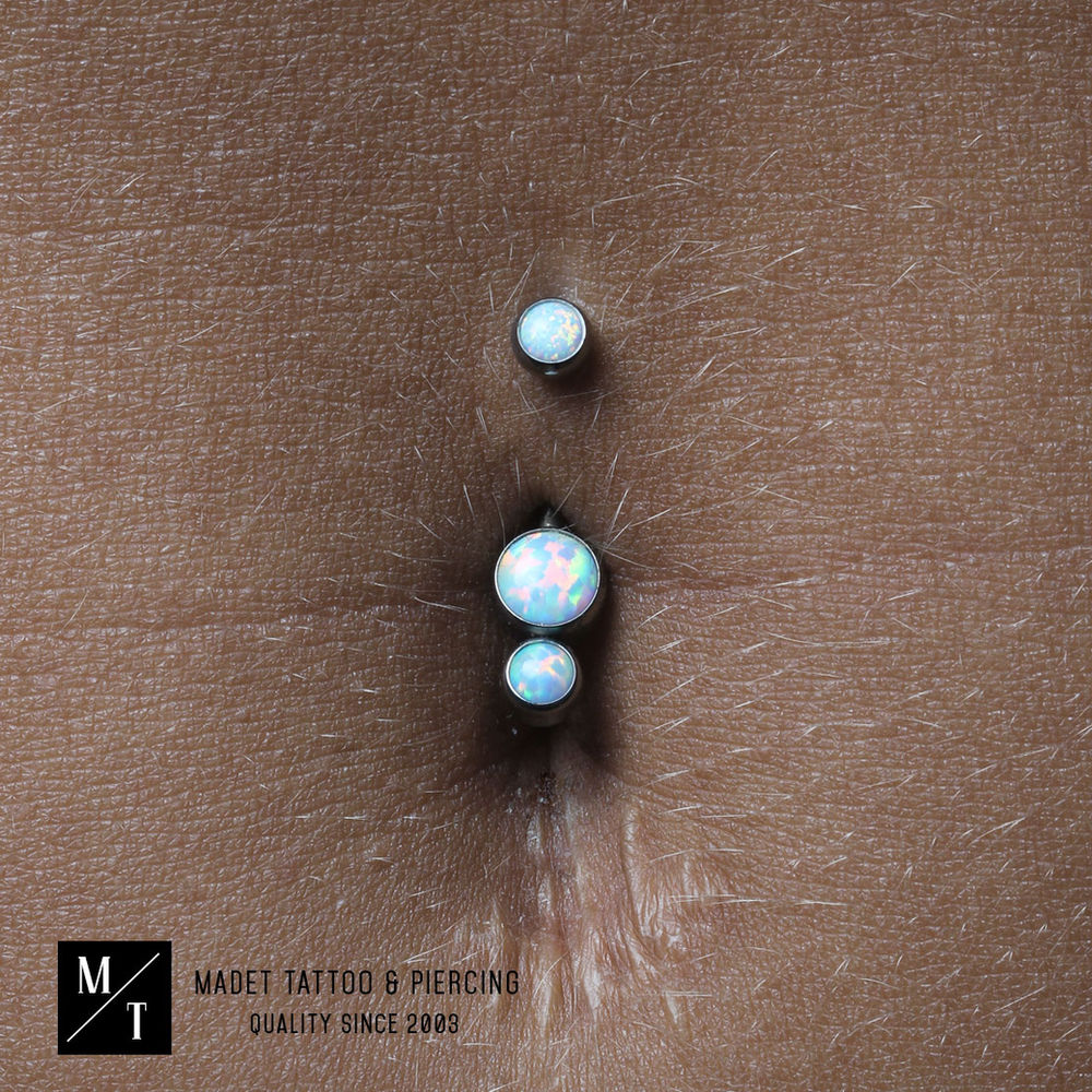 Wie Lange Muss Das Pflaster Auf Dem Bauchnabelpiercing Bleiben Bauchnabelpiercing - Alles was du wissen musst | DEIN PIERCING