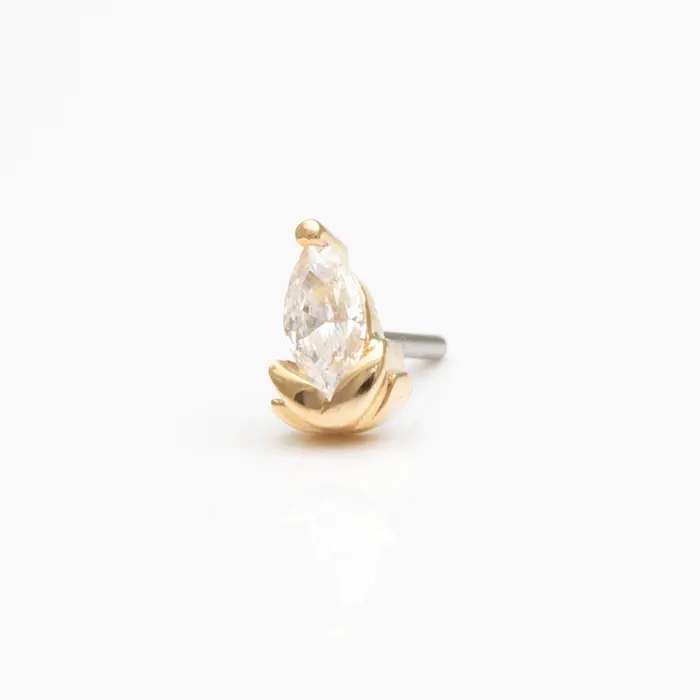 Thumbnail: Tragus Piercingschmuck Uma aus Gold von Junipurr