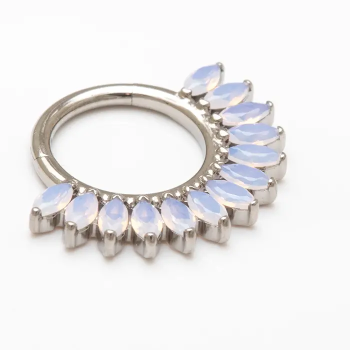 Thumbnail: Tremun Daith Ring Maria mit Opalen