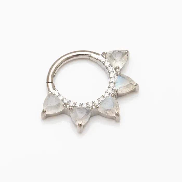 Thumbnail: Daith Piercing Clicker aus Titan mit Zirkonia und Labradorit