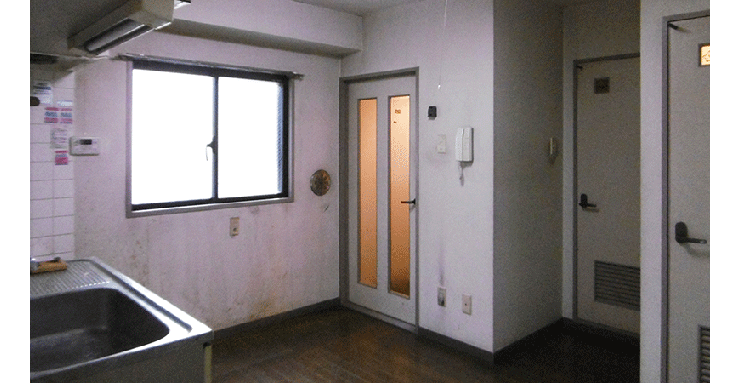 ビフォー 特に特徴のないマンションのダイニングキッチン