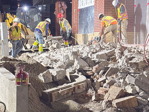 Downtown shopping district construction concerns
