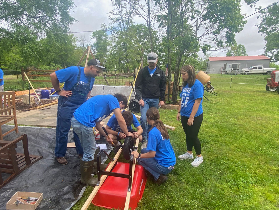 GUMI Camp hosts student volunteers and open house