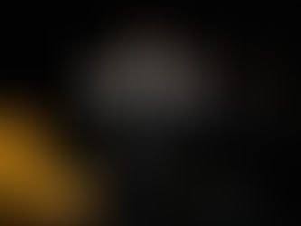 Boris Šavija izvodi monodramu „Kabare sa pjevanjem i pucanjem“