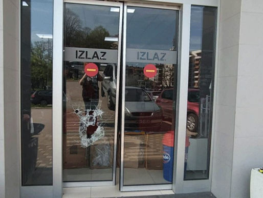 U ruci pištolj, na licu maska! Opljačkan market u Banjaluci,”nestalo” 11.500 KM