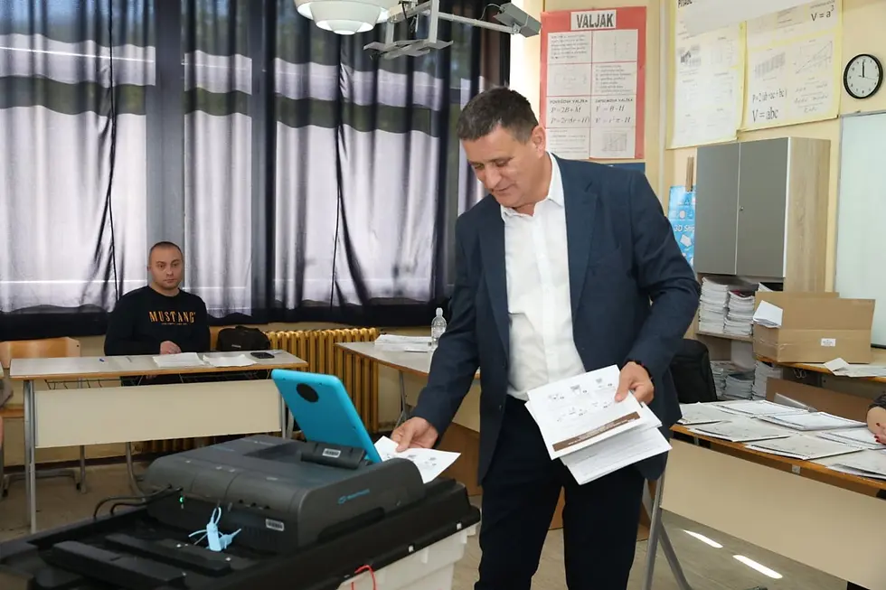 „Narod ga voli, veliki čovjek i humanista“: Simpatizeri Vlade Đajića ne mire se s izbornim rezultatima VIDEO
