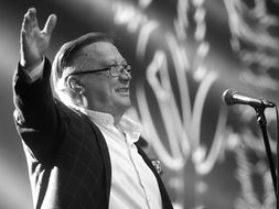 Godina dana od smrti Halida Bešlića: Njegove pjesme i dalje žive širom regiona