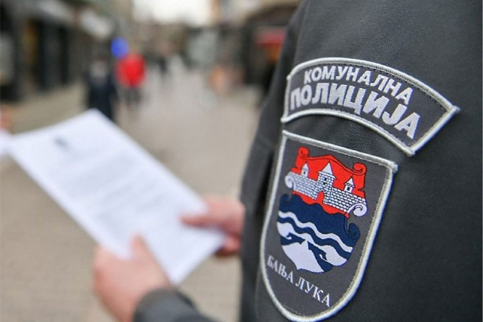 Komunalci na terenu: Kontrolišu zapuštene kuće i dvorišta u centru Banjaluke FOTO