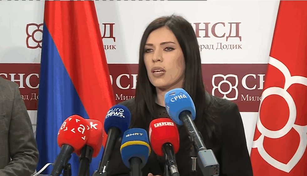 “Moć SNSD‑a je mnogo veća nego što mogu zamisliti izvršioci tuđih naloga” — reagovala je Sanja Vulić