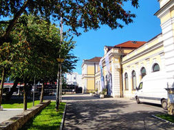 Šah i trešnje u centru Banjaluke: Lijepa ljetna slika iz grada