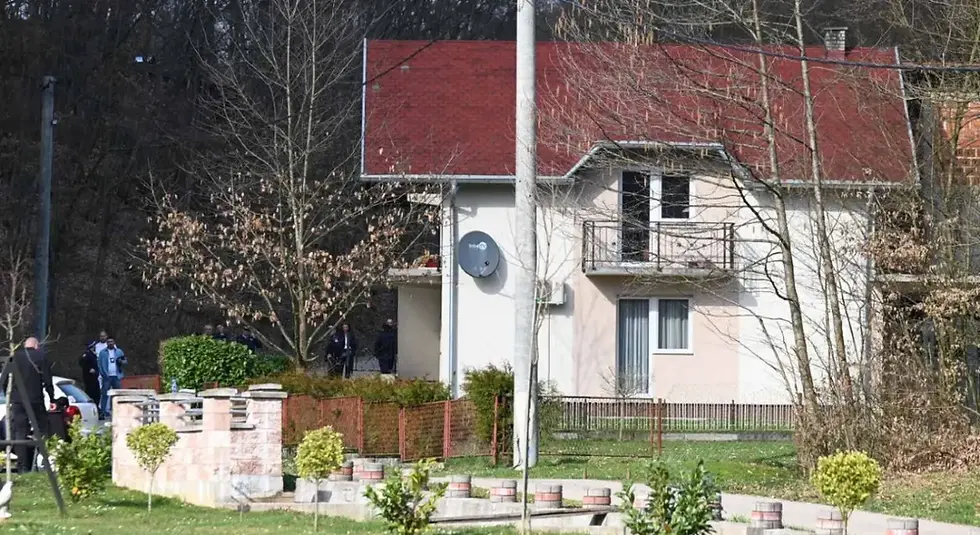 Misterija u Šušnjarima: Otac i sin mrtvi u garaži, istražuje se ko je povukao obarač