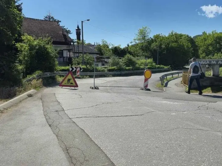 Zbog radova u užem centru grada usporen saobraćaj i formirane kolone