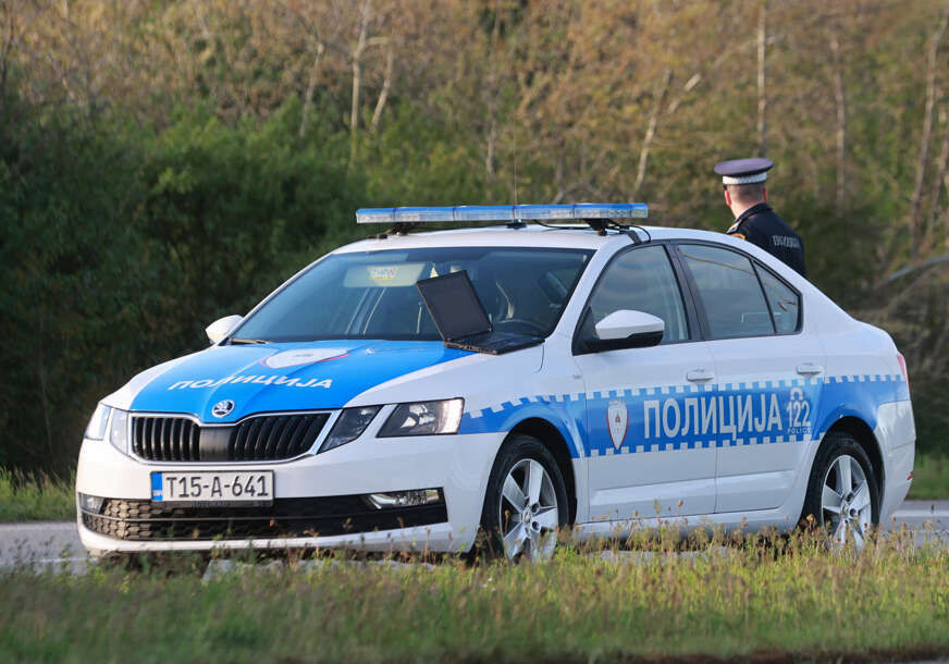 TEŠKA NESREĆA Motociklista se sudario sa kravom, vozač teško povrijeđen